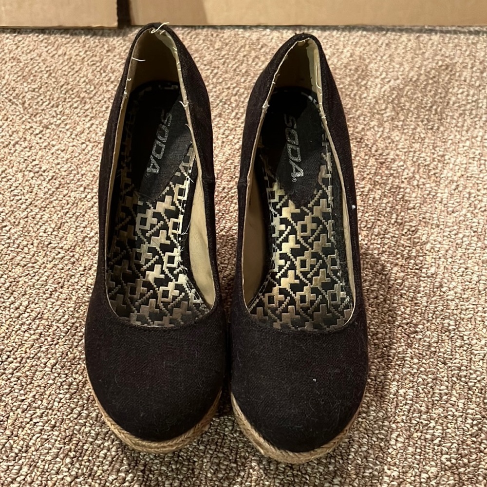 Closed toed wedges.